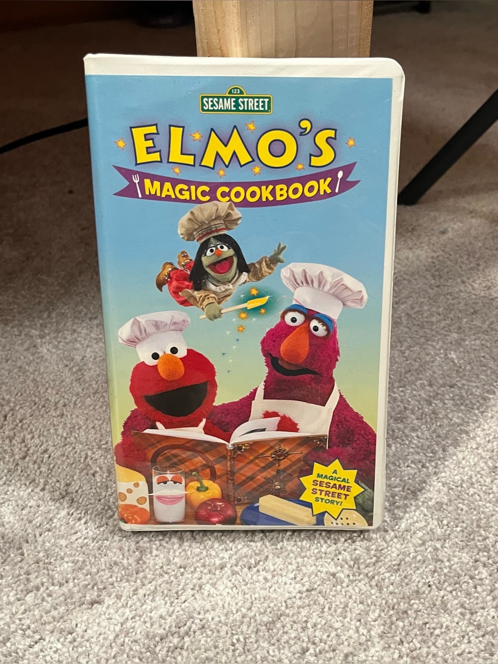 Sesame Street Elmo’s Magic Cookbook With Emeril Lagasse VHS Tape 2004 Tested